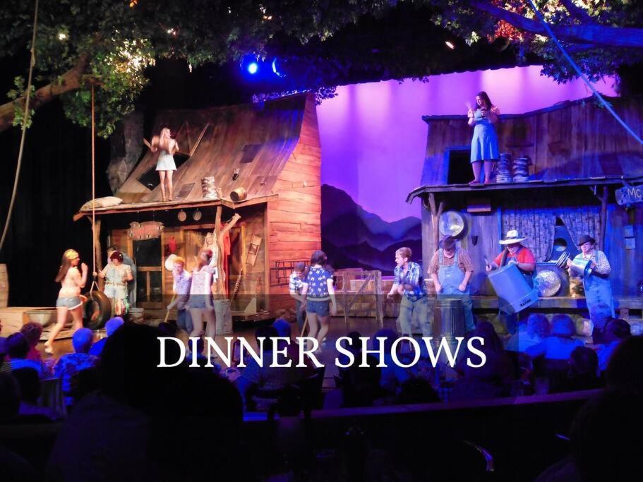 Four Private Suites - Hot Tub - Arcade - Fast Wi-Fi - One Minute To Parkway Fun Pigeon Forge Ngoại thất bức ảnh