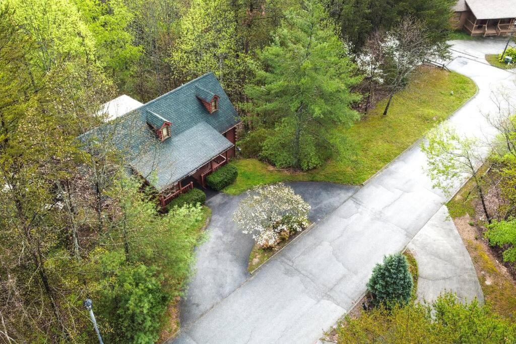 Four Private Suites - Hot Tub - Arcade - Fast Wi-Fi - One Minute To Parkway Fun Pigeon Forge Ngoại thất bức ảnh
